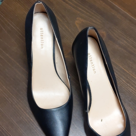 Pointed Toe black heels - Picture 2 of 4